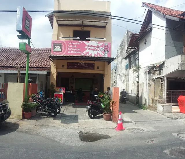 Waroeng Spesial Sambal "SS" Jl. Megatruh
