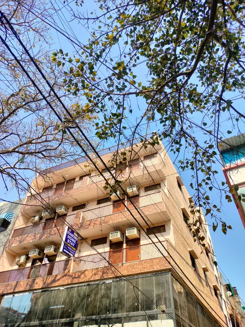 Hotel Diamond Stay Near Nizamuddin Railway Station