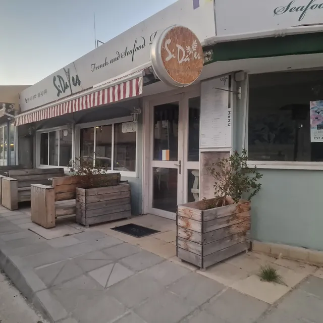 Sidayes French & Fresh Seafood Restaurant