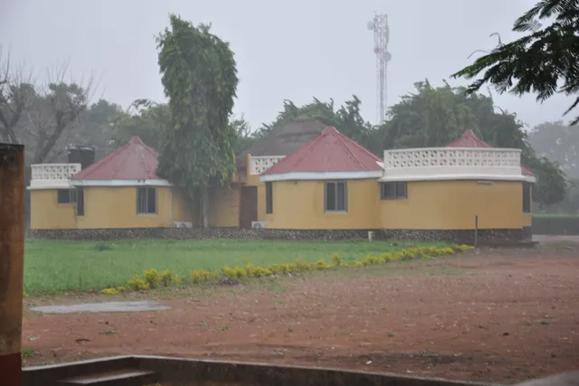 Comme Ci Comme Ca Hotel