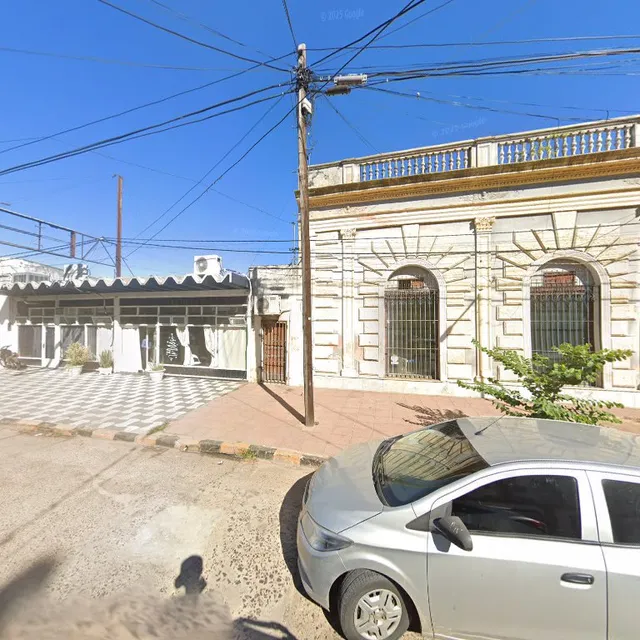 Confitería -Panaderia -Heladeria Charly