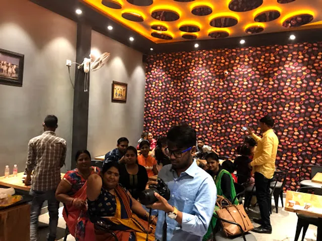 Black Pearl cafe & Lounge