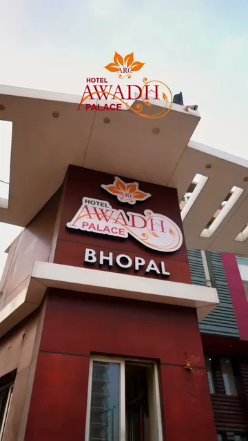 Hotel Awadh Palace