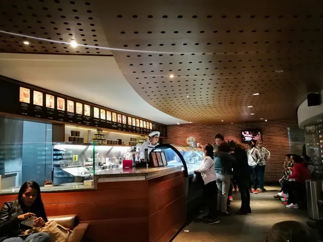 Heladeria Crepes & Waffles Bulevar Niza