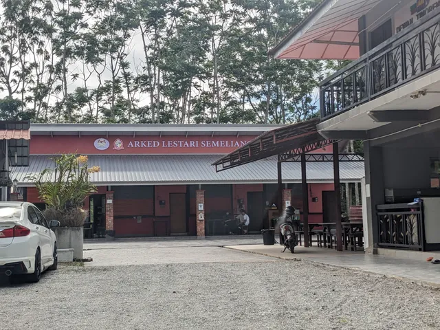 Capital O 90523 Semeliang Village Resort