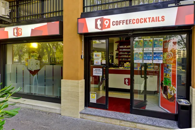 T9 - Coffee & Cocktails