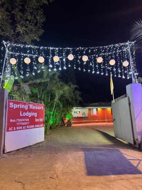 Spring Resort & lodging (Resort in manori)