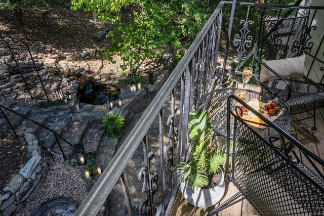 Arsenic and Old Lace Bed & Breakfast Inn