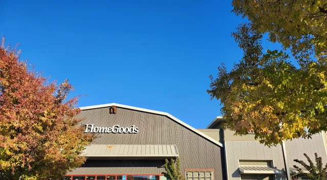 Marshalls & HomeGoods