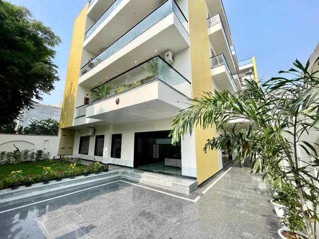 Lime Tree Hotel & One Bed Room Serviced Apartment - Noida Sector 50 Metro with Party Venue