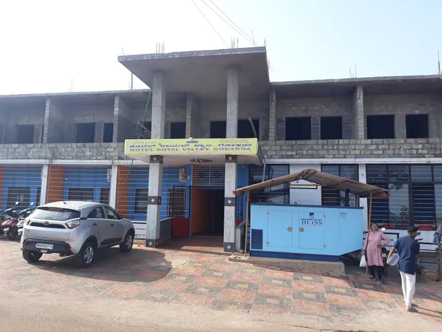 OYO 26870 Hotel Royal Valley