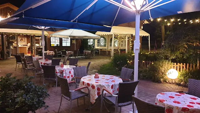 Meyerhöms Bauernstube - Restaurant - Wohnmobilstellplatz - Schlaffässer