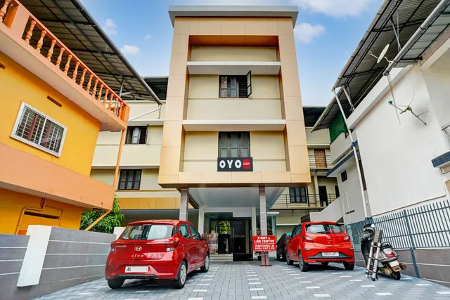 OYO SOUPARNIKA RESIDENCY