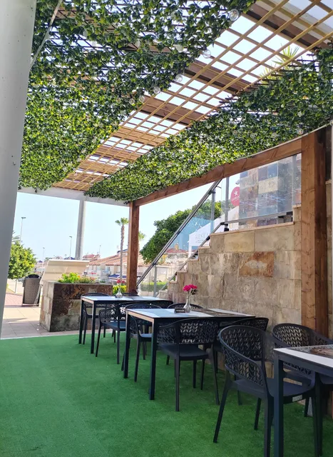 Taj Indian Restaurant Zeniamar