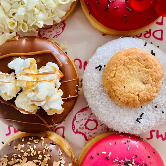 Dreams Donuts lattes