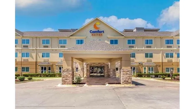Comfort Suites North Dallas