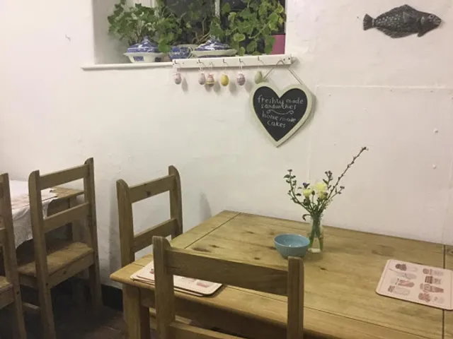 Llyn Crafnant Lakeside Cafe & Fishing