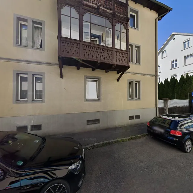 homy Lakeside Symphony