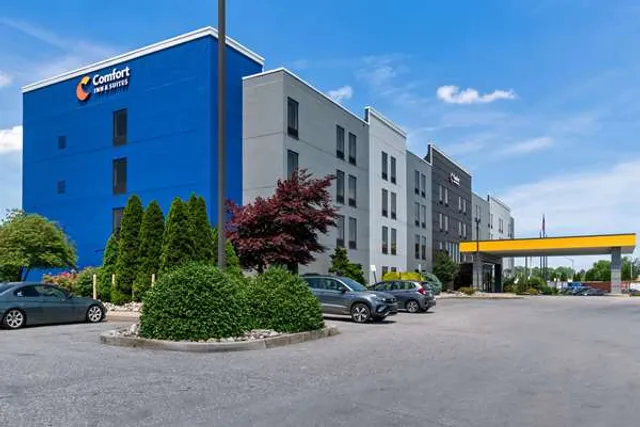 Comfort Inn & Suites York North