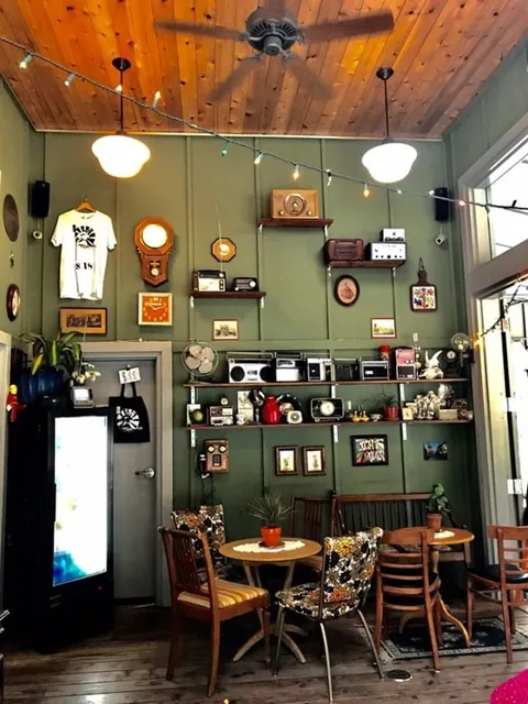 Lightwave Coffee & Kitchen