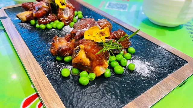 Lingshi Jiawaijia Zhouqin Restaurant