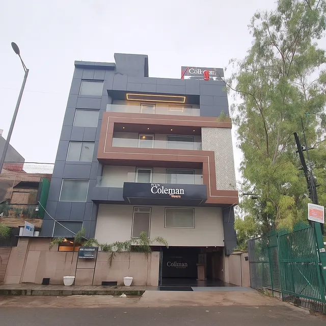 Qotel Signature Coleman Janakpuri