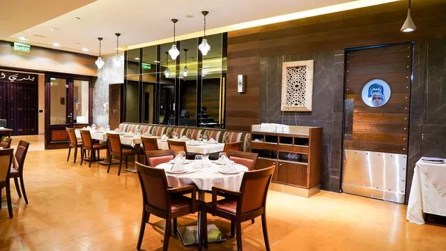 Abd El Wahab, Souk Qaryat Al Beri