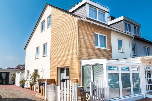 Feriendomizil Hollich - Apartmenthaus Marienburger Straße 4