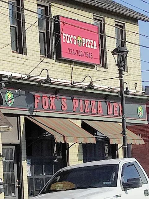 Fox's Pizza Den