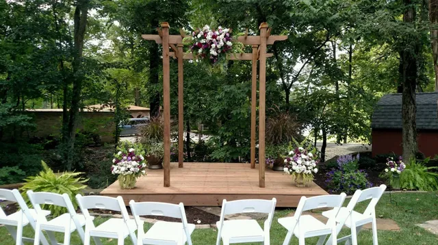 Buxton's Garden & Flower Shop