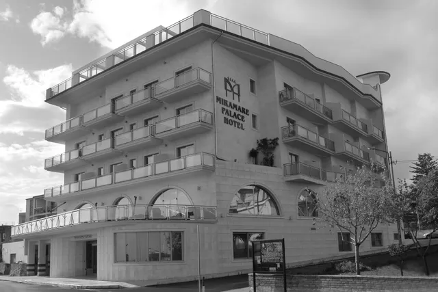 Miramare Palace Hotel