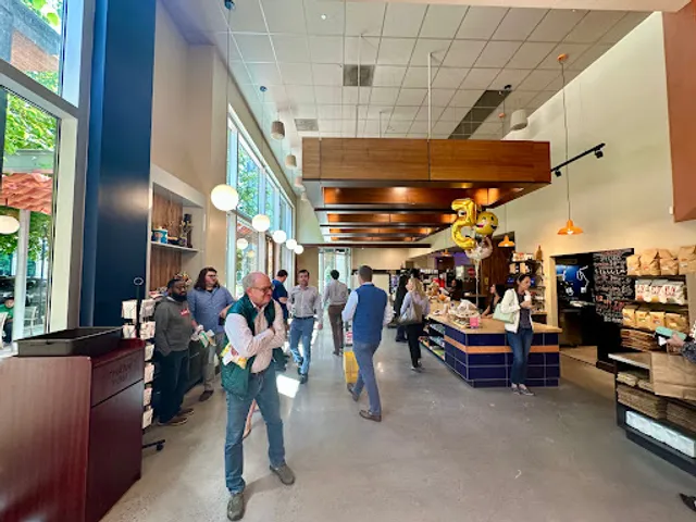 Rhino Market & Deli Southpark