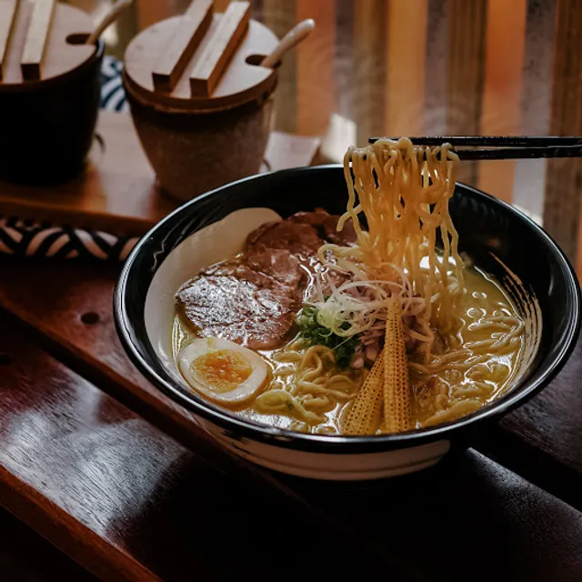 品麵屋ラーメン雞白湯專賣