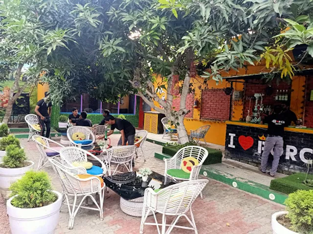 The Porch Cafe & Bistro