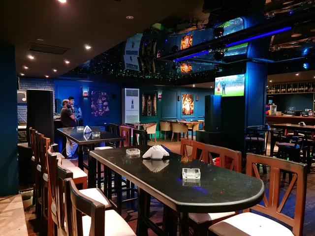 London Bridge Restaurant & pub