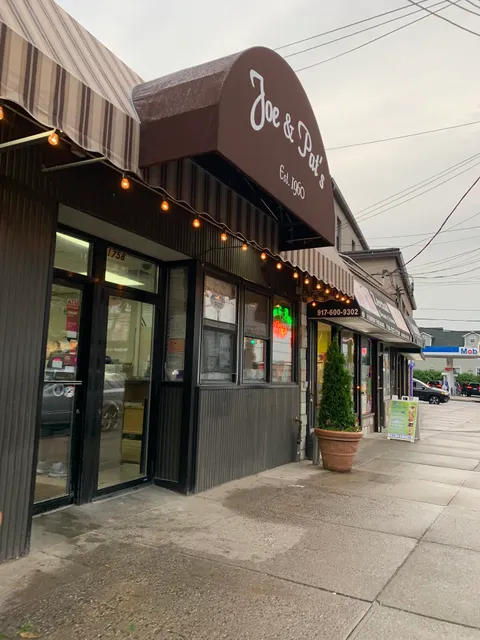 Joe & Pat's Pizzeria & Restaurant