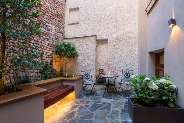 White Wolf Boutique Apartments