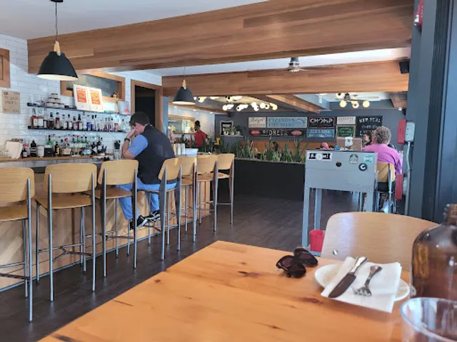 Chomp Kitchen and Drinks