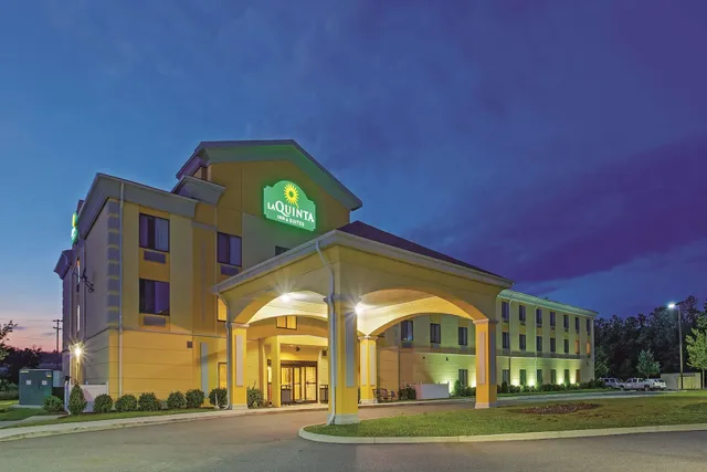 La Quinta Inn & Suites by Wyndham Richmond - Kings Dominion