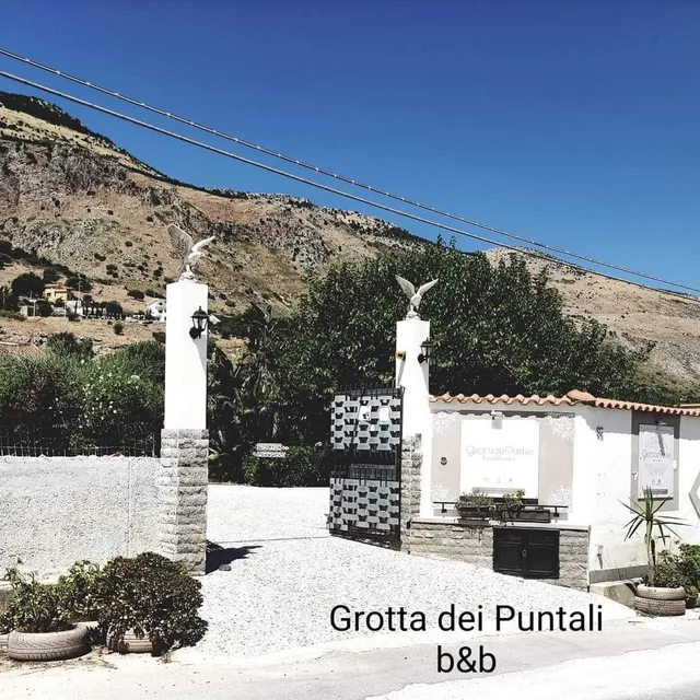 Grotta Dei Puntali B&B