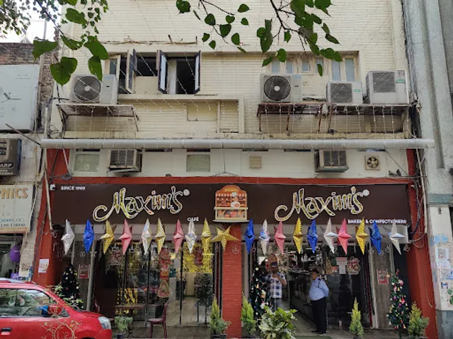 Maxim's Bakers & Confectioners