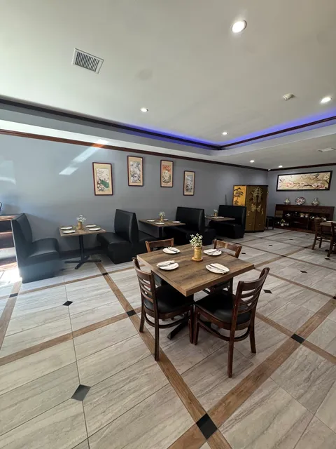 Jumbo Asian Bistro & Bar