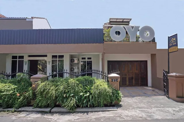 OYO 646 Kvinn Kostel