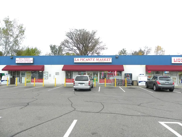 La Picante Market