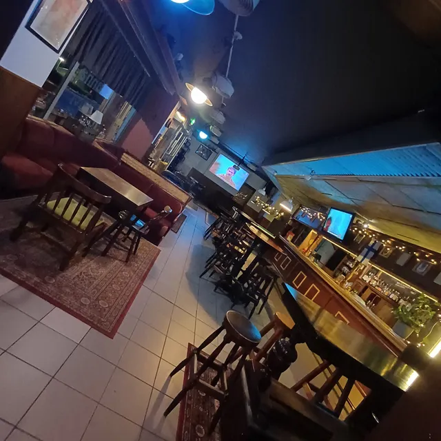 Viialan Seurahuone/Wanha Holvi