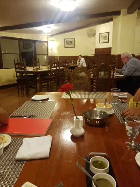 The Hampton Bar - Gateway Coonoor