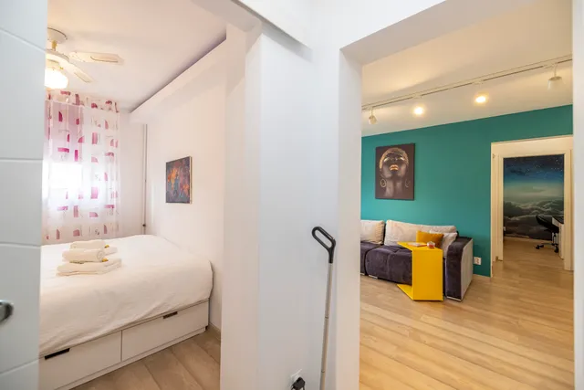 Good Vibes Apart | Bucharest/ Central, Dristor