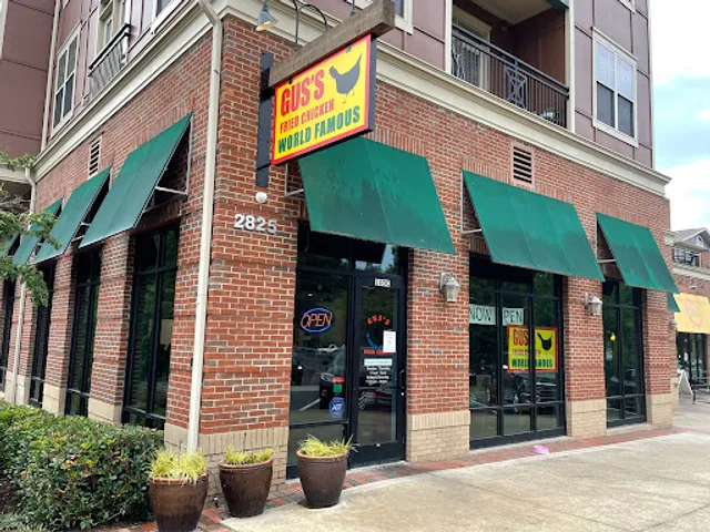 Gus's World Famous Fried Chicken