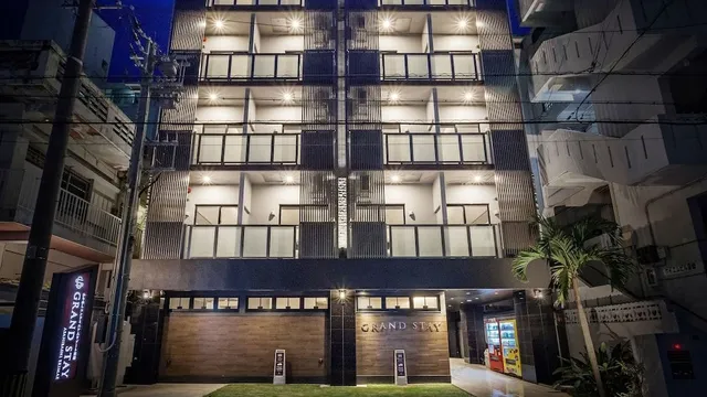 Kariyushikondominiamurizotonaha Guransuteiasahibashi Ekimae