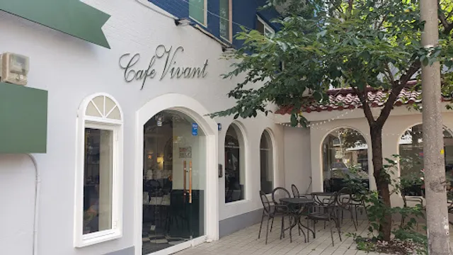 Cafe Vivant